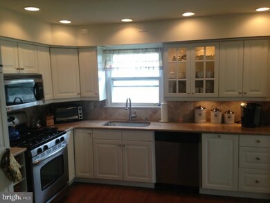 431 Lyndhurst Dr, Broomall, PA 19008 - photo 3