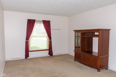 818 Orchard Ln, Greenwood, IN 46142 - photo 5