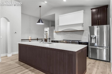 Solid flooring throughout