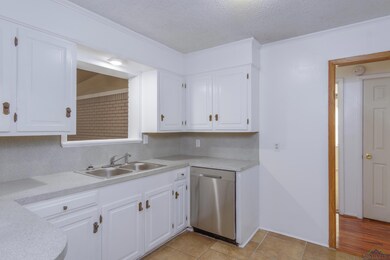 100 Crestwood Dr, Longview, TX 75601 - photo 6