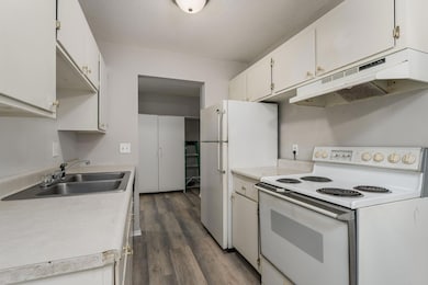 2007 E 122nd St unit B15, Burnsville, MN 55337 - photo 4