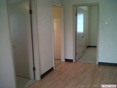 405.5 S Muskogee Ave, Tahlequah, OK 74464 - photo 2
