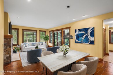 Virtually staged dining room