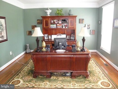 16327 Admeasure Cir, Woodbridge, VA 22191 - photo 3