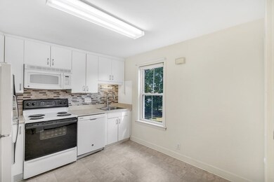 105 A&B Belknap St, Concord, MA 01742 - photo 3