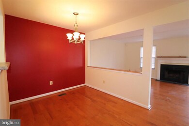 6834 Amber Hill Ct, District Heights, MD 20747 - photo 4