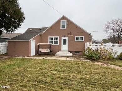 901 3rd Ave NW, Jamestown, ND 58401 - photo 4