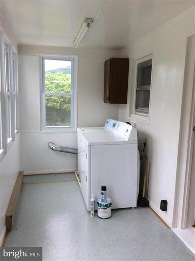 209 Knoxville Rd, Knoxville, MD 21758 - photo 4