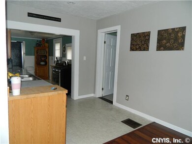 Living Room Eat-in area of the kitchen