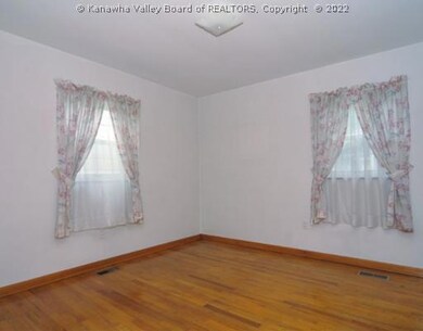 213 95th St, Charleston, WV 25315 - photo 7