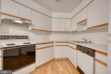 3041 Fallstaff Rd unit 103D, Baltimore, MD 21209 - photo 6