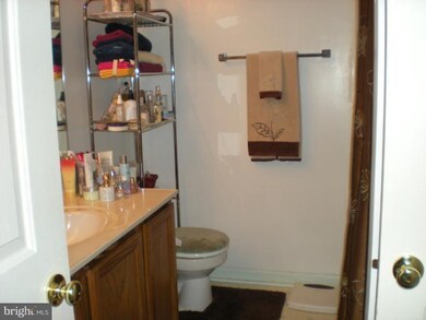 2015 S Anvil Ln, Temple Hills, MD 20748 - photo 6