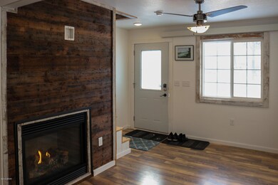 1902 10th Ave N. Grand Forks (2 of 13)