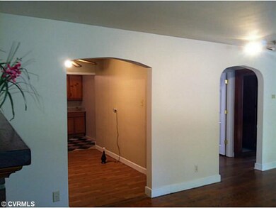 Interior Space/Layout - Attractive archways throug