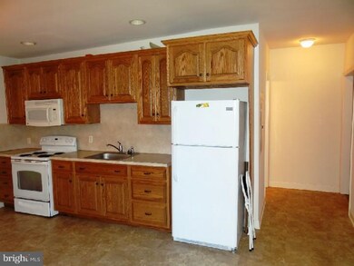 860 Maple St unit 10, Honey Brook, PA 19344 - photo 4