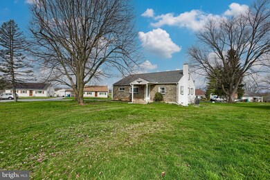 4427 Chinchilla Ave, Mount Joy, PA 17552 - photo 2