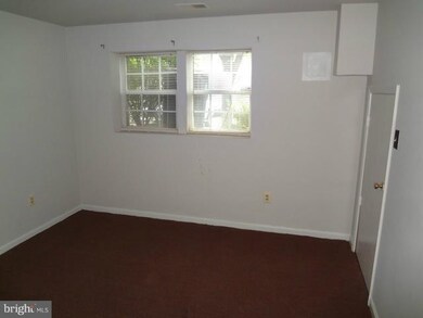 923 Newington Ct, Capitol Heights, MD 20743 - photo 4