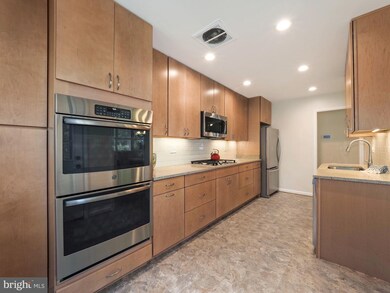 9106 Levelle Ct, Chevy Chase, MD 20815 - photo 7