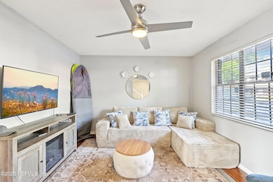7-web-or-mls-Kettering Way-1005-007