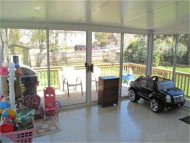 32 George St, West Springfield, MA 01089 - photo 4