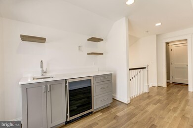 6429 27th St N, Arlington, VA 22207 - photo 2