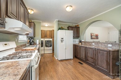 139 Red Walnut Dr, Statesville, NC 28677 - photo 3