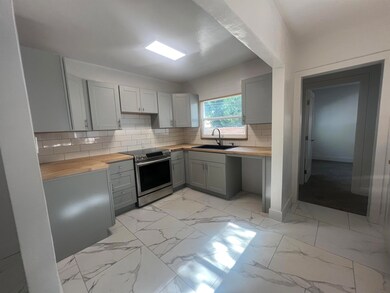 4416 Dunsmuir Ave, Dunsmuir, CA 96025 - photo 4