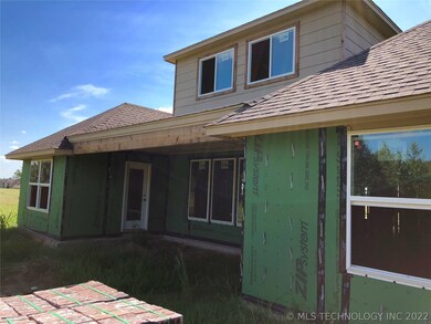 Large Covered Patio Overlooking Greenbelt!