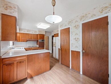 2564 Lamplighter Ln, Bloomfield Hills, MI 48304 - photo 7