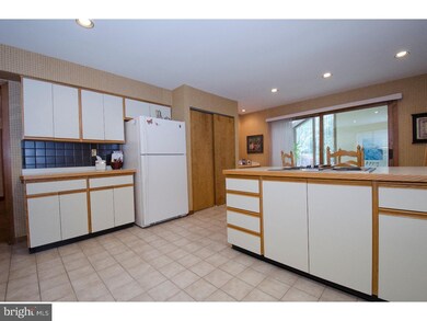 725 Cherry Cir, Wynnewood, PA 19096 - photo 4