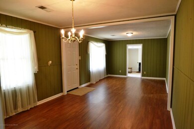 Formal dining rm/great rm