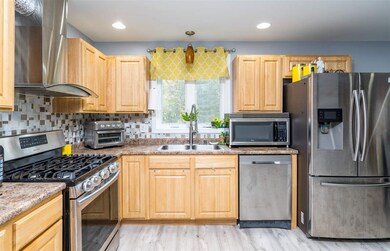 192 Kinsley St unit 7, Nashua, NH 03060 - photo 2