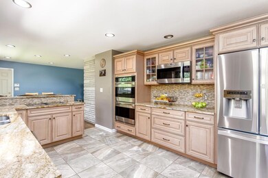 4234 Fredericksburg Ave, Columbus, OH 43228 - photo 2