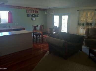 Breakfast Room 1
