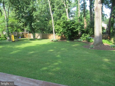 1919 Thomas Dr, Annapolis, MD 21409 - photo 4