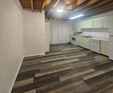 831 White Dr unit 831, Tallahassee, FL 32304 - photo 5