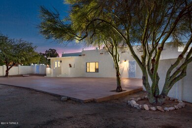 6 twilight north patio  entry