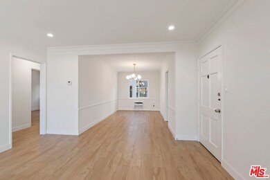 1250 N Crescent Heights Blvd unit 2, West Hollywood, CA 90046 - photo 2
