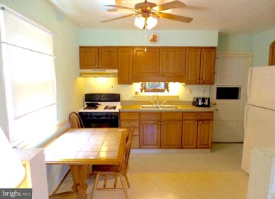 2210 Chapman Rd, Hyattsville, MD 20783 - photo 5