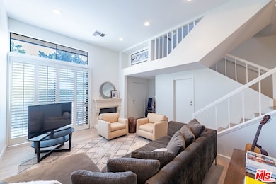 13915 Riverside Dr, Sherman Oaks, CA 91423 - photo 5