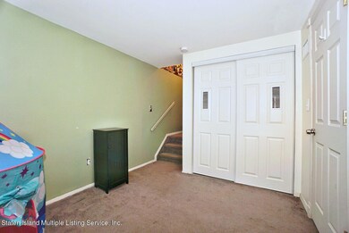 81 Moffett Street#28