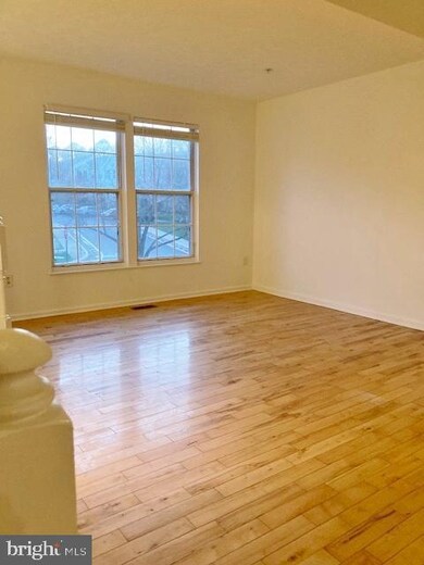 8513 Pine Meadows Dr, Odenton, MD 21113 - photo 4