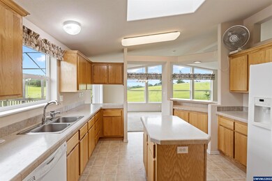 725 N Kings Valley Hwy, Dallas, OR 97338 - photo 3