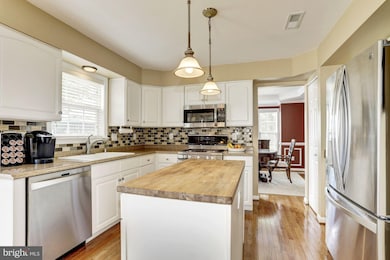 488 Hawkridge Ln, Sykesville, MD 21784 - photo 7