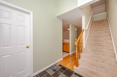 39 Balmoral Dr, Stratham, NH 03885 - photo 5