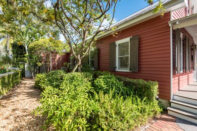 1403 Catherine St-Side Yard