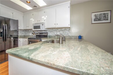 Breakfast bar area for quick meals!