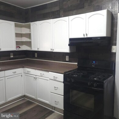 219 Warren St, Gloucester City, NJ 08030 - photo 3