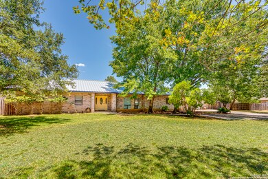 8522 Classic Oaks Ln, San Antonio, TX 78255 - photo 2