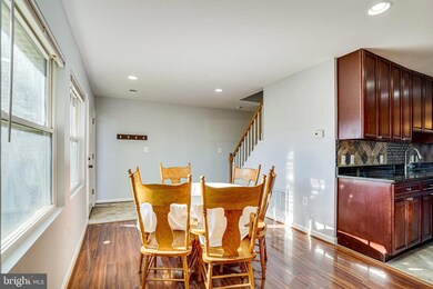 1210 Magnolia Ln, Herndon, VA 20170 - photo 6